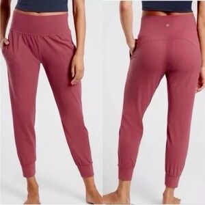 Athleta Salutation Jogger Pants Women’s Medium Buttery Soft Stretch Pink